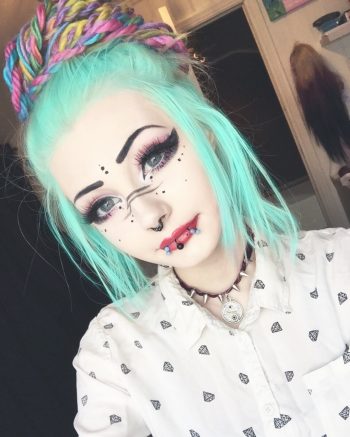 Rencontre coquine à Bordeaux : flirte-moi au téléphone et découvre mes secrets espiègles rencontre-Teen-Bordeaux