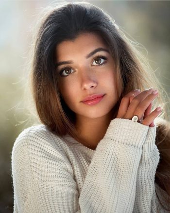 Jeune Marseillaise invite un gentleman pour des instants doux et complices rencontre-Teen-Marseille