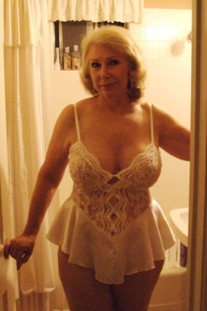 Je suis en manque et j’ai besoin de toi ! Mélina - rencontre-Cougar-Montreuil
