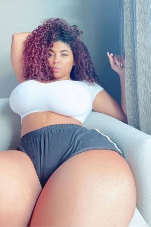 S Alone, Need a Hot Fuck This Eve Chloé - rencontre-Black-Beauvais