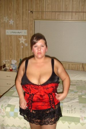 Curvy, Épicurienne, Audacieuse Léonie - rencontre-MILF-Évreux