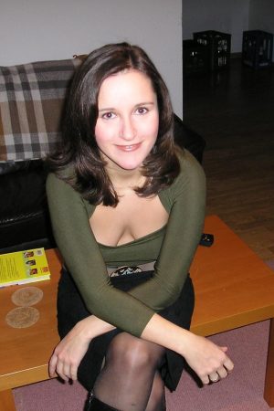 Bon anniversaire = besoin pressant Camille-Louise - rencontre-Milf-Dijon