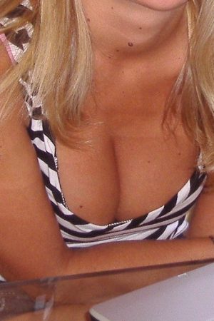 Prête à tout près de Soissons Clara - rencontre-MILF-Soissons