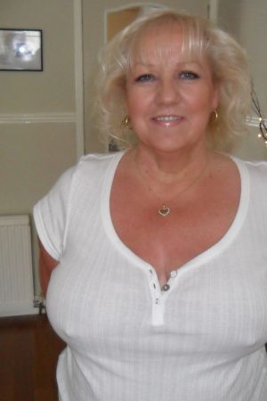 Léna - rencontre-MILF-Saint-Dizier