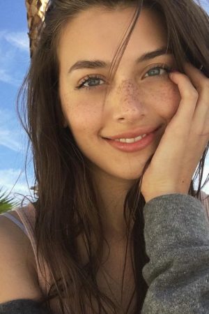 Détente, sourires, candide Chloé - rencontre-Teen-Auch