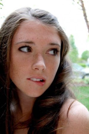 Discret ou passionné ? Lola - rencontre-Teen-Clermont-Ferrand