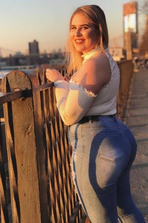 Viens me faire oublier ma routine Sabrina - rencontre-Milf-Villeneuve-sur-Lot